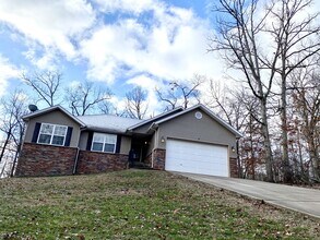 Building Photo - 5 Boxford Cir