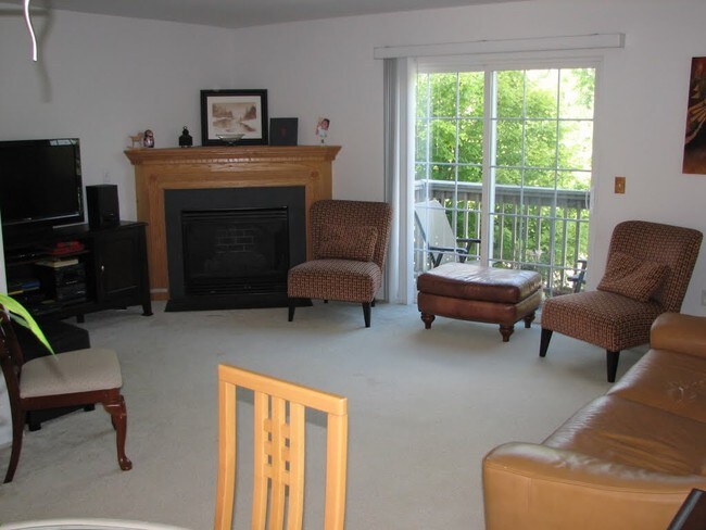 Building Photo - 3144 Promenade Cir