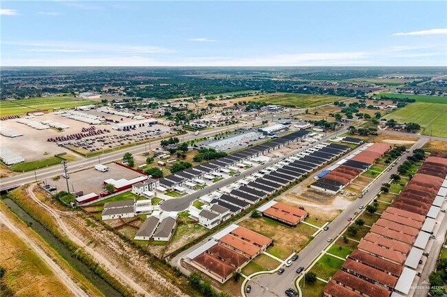 Foto del edificio - 208 Lauryn Dr