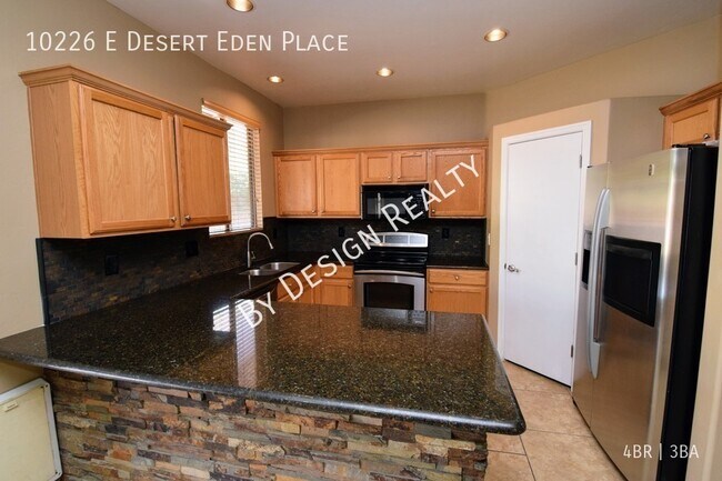 Building Photo - Warm and Rustic Rita Ranch 4 Bed 2.5 Bath ...