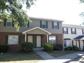 Building Photo - 808 Patrick Henry Dr