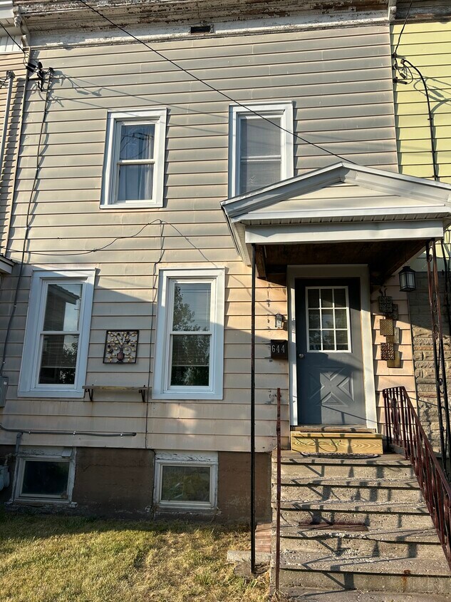 Foto principal - 644 West End Ave