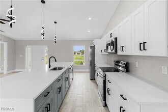 Building Photo - 3509 NE 21st Ave