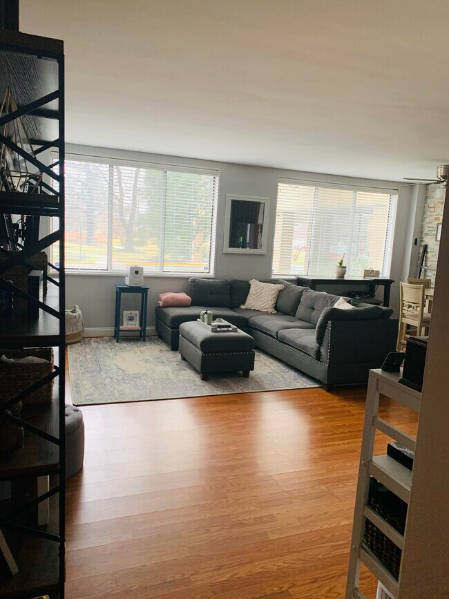 6631 Wakefield Dr Unit 106, Alexandria, VA 22307 Condo for Rent in