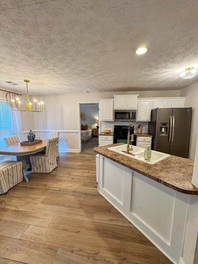 Foto del edificio - 127 Lee Rd 2181