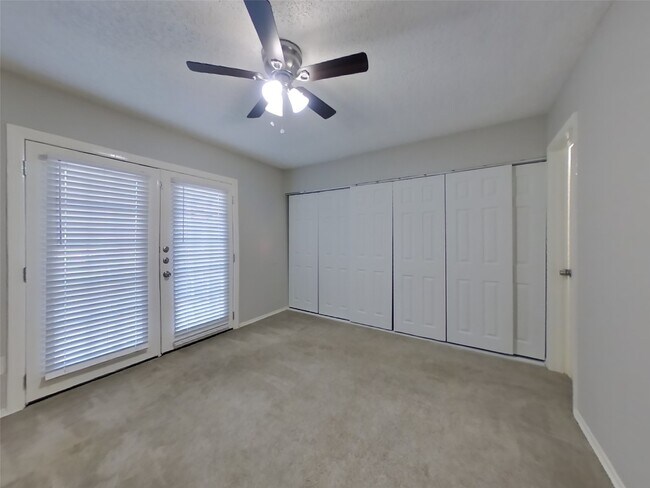 Foto del edificio - 3107 Lucida Ln