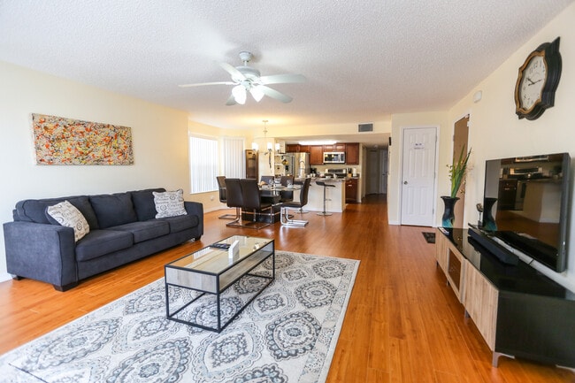 Building Photo - 2489 Sweetwater Club Cir