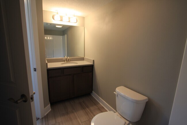 Foto del edificio - 430 Sunflower Drive