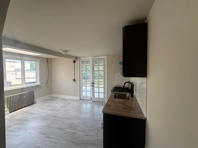 Building Photo - BRAND NEW 2 BED 1 BATH APARTMENT FOR RENT.
