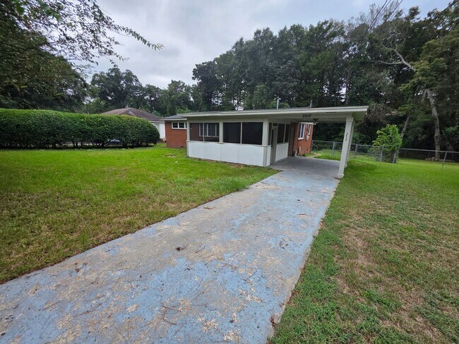 Foto del edificio - 2412 Bass Ave