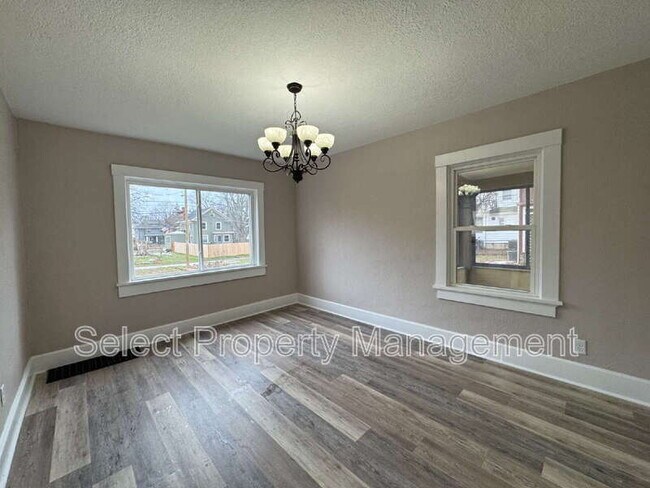 Foto del edificio - 2927 Hoagland Ave