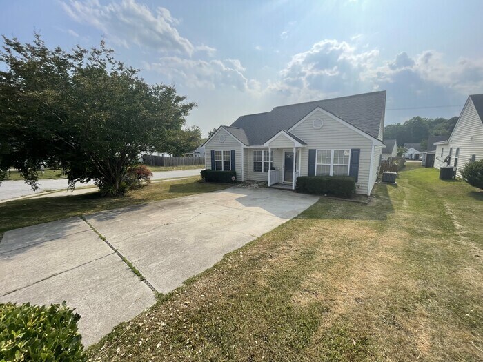 1216 Moore's Creek Dr, Knightdale, NC 27545 House Rental in