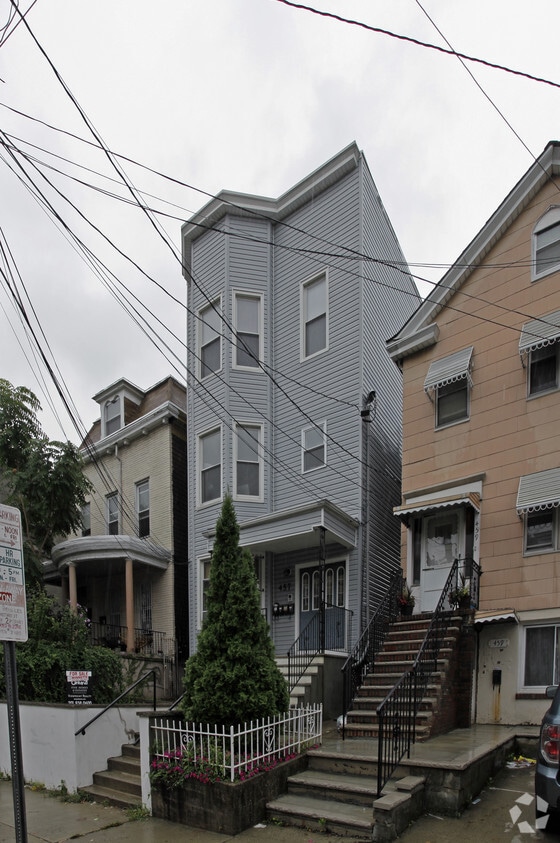 457 Wayne St, Jersey City, NJ 07306 457 Wayne St Jersey City, NJ