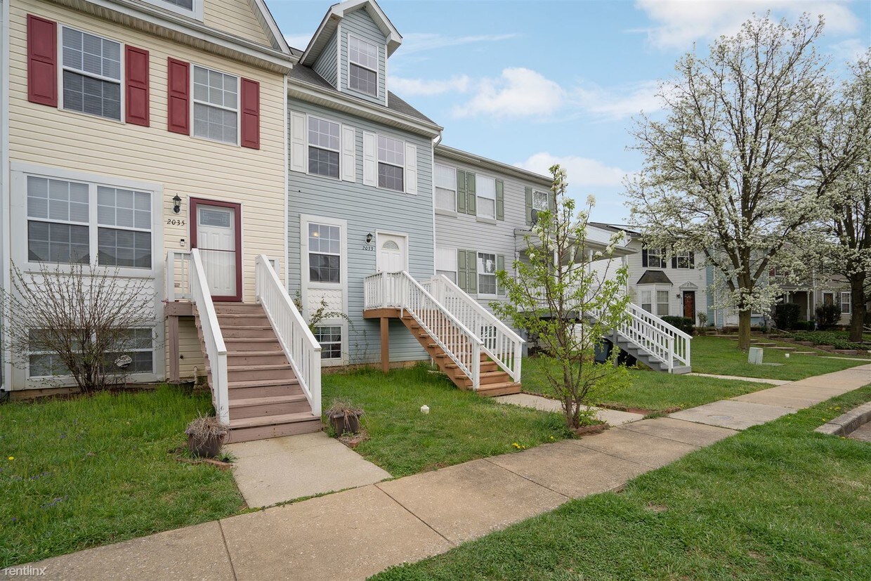 Primary Photo - 3 br, 2 bath House - 2033 RIDING CROP WAY