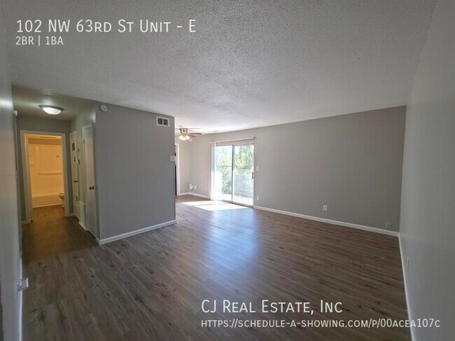 Foto del edificio - 102 NW 63rd St