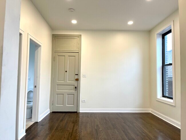 Building Photo - 3009 S Parnell Ave