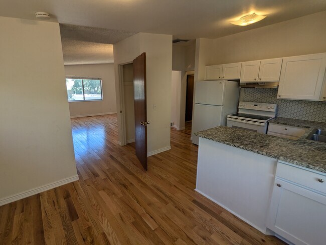 Building Photo - 795 E Williams Way