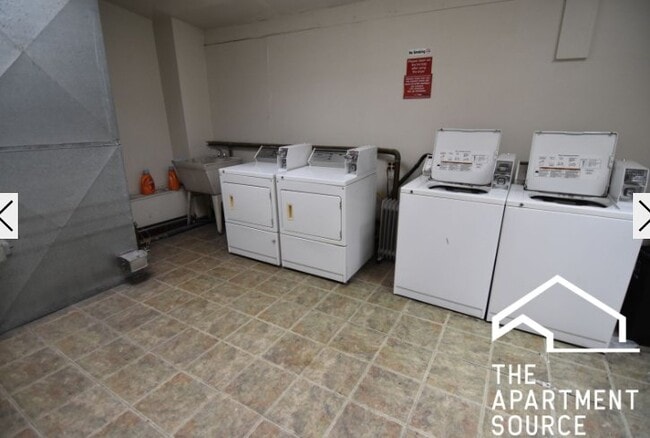 Photo - 908 W Belmont Ave Apartment