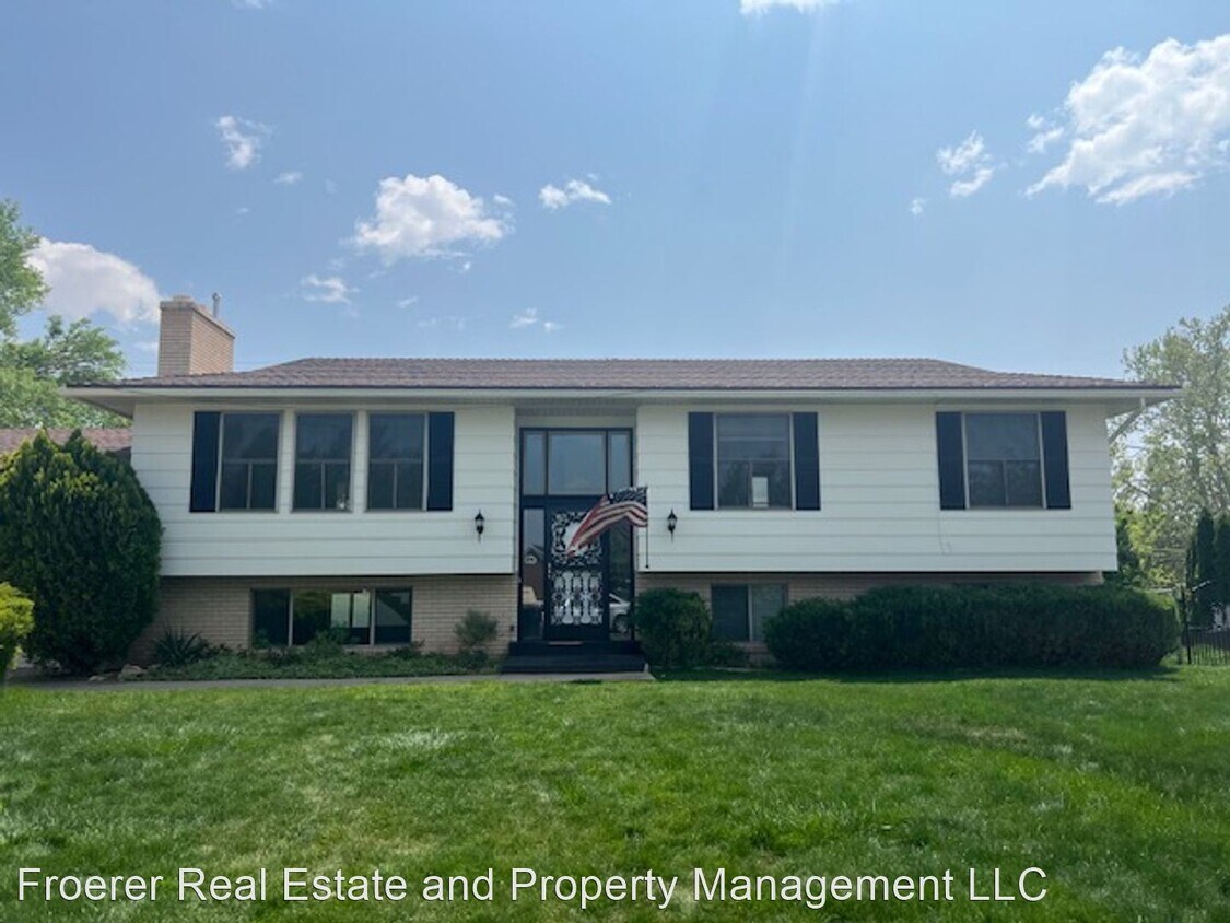 5 br, 3 bath House 156 E 600 N House Rental in Kaysville, UT