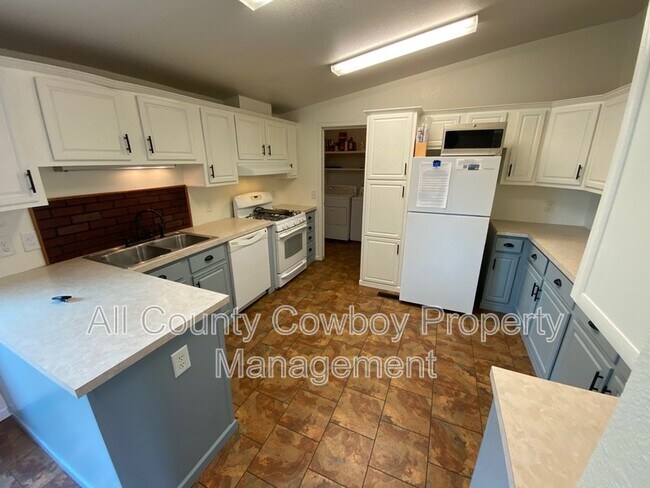 Foto del edificio - 161 N Johnson St