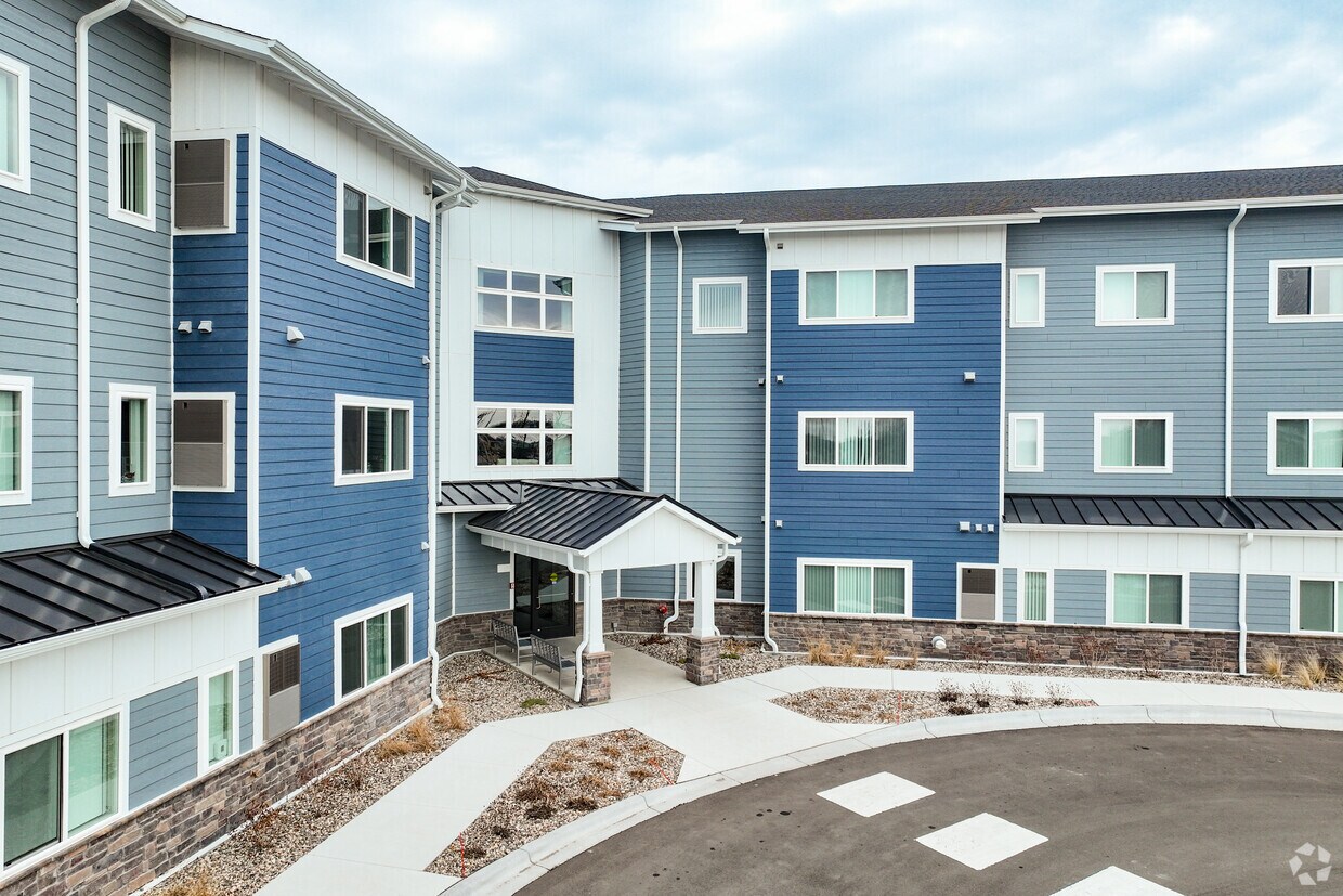 Entrada - Creekside Manor