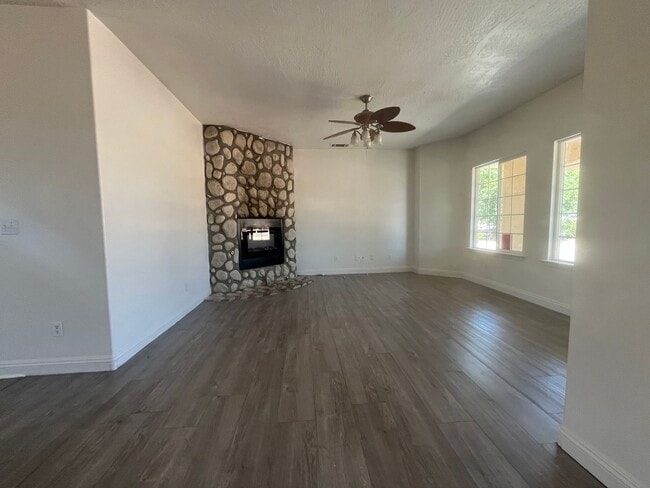 Foto del edificio - 3 bed 2 bth in Apple Valley. Apply today!