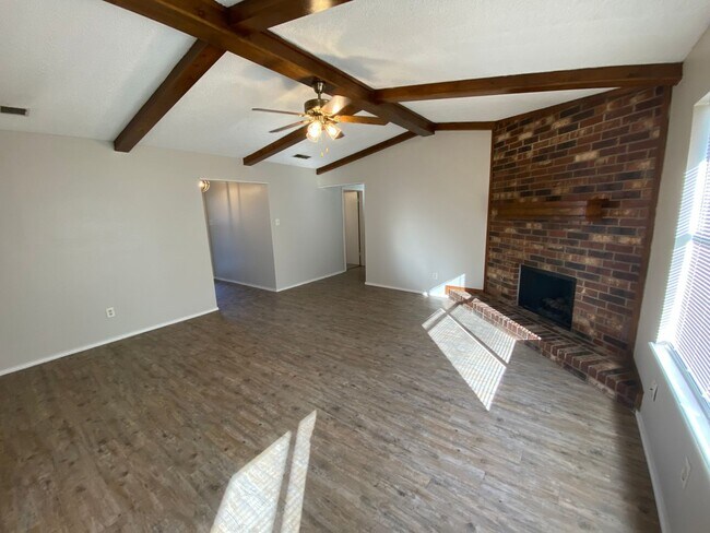 Foto del edificio - Updated and cozy 3/2/2
