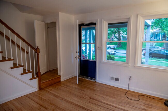 Building Photo - 8332 Hillendale Rd
