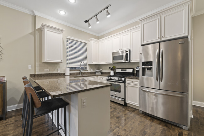 Foto del edificio - 1236 W Webster Ave