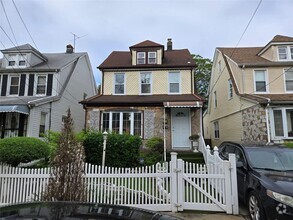 Building Photo - 111-10 204th St