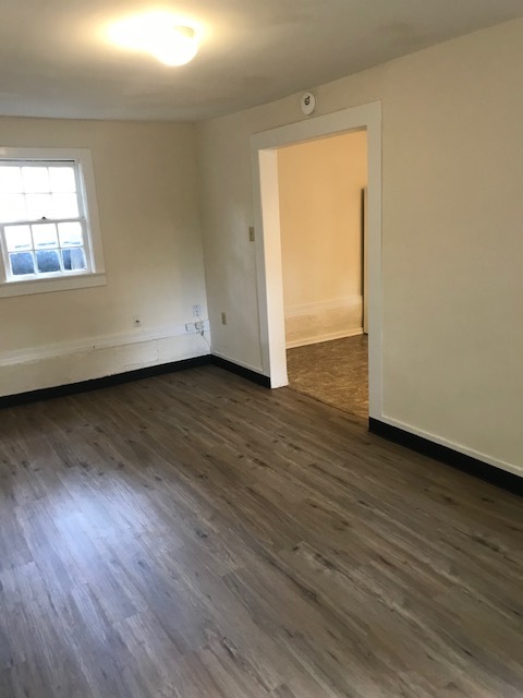 Living/Sleeping Area View 1 - 911 Leaf Ave