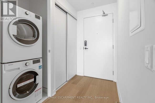 Building Photo - 3883 Quartz Rd