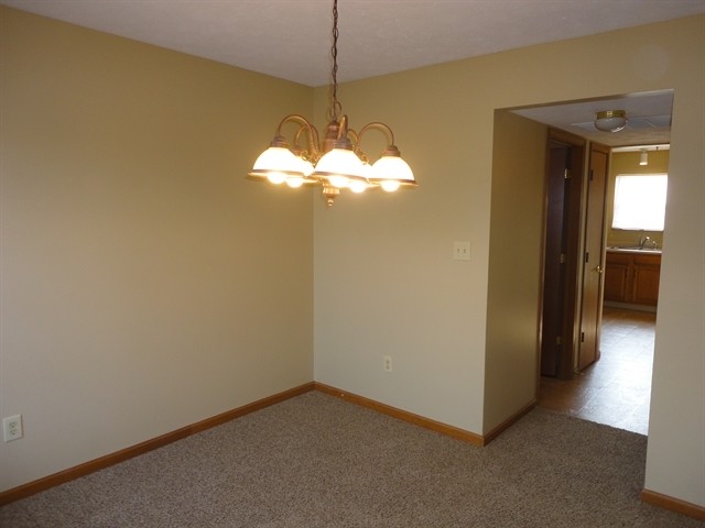 Building Photo - 610 Canary Creek Drive