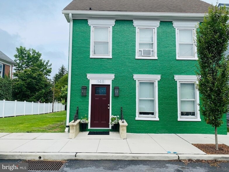 Primary Photo - 148 N Carlisle St