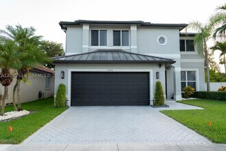 Building Photo - 2818 SW 177th Ave