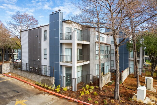 Foto del edificio - Mylo Apartment Homes