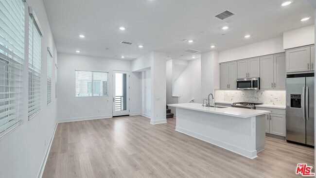 Foto del edificio - 1679 Lexington Ln