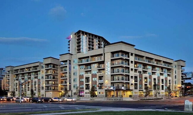 Foto del edificio - 2 Bedroom With River View