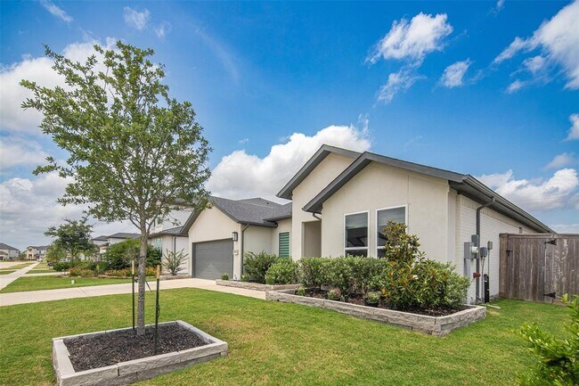 Foto del edificio - 1682 Sherwood Glen Dr