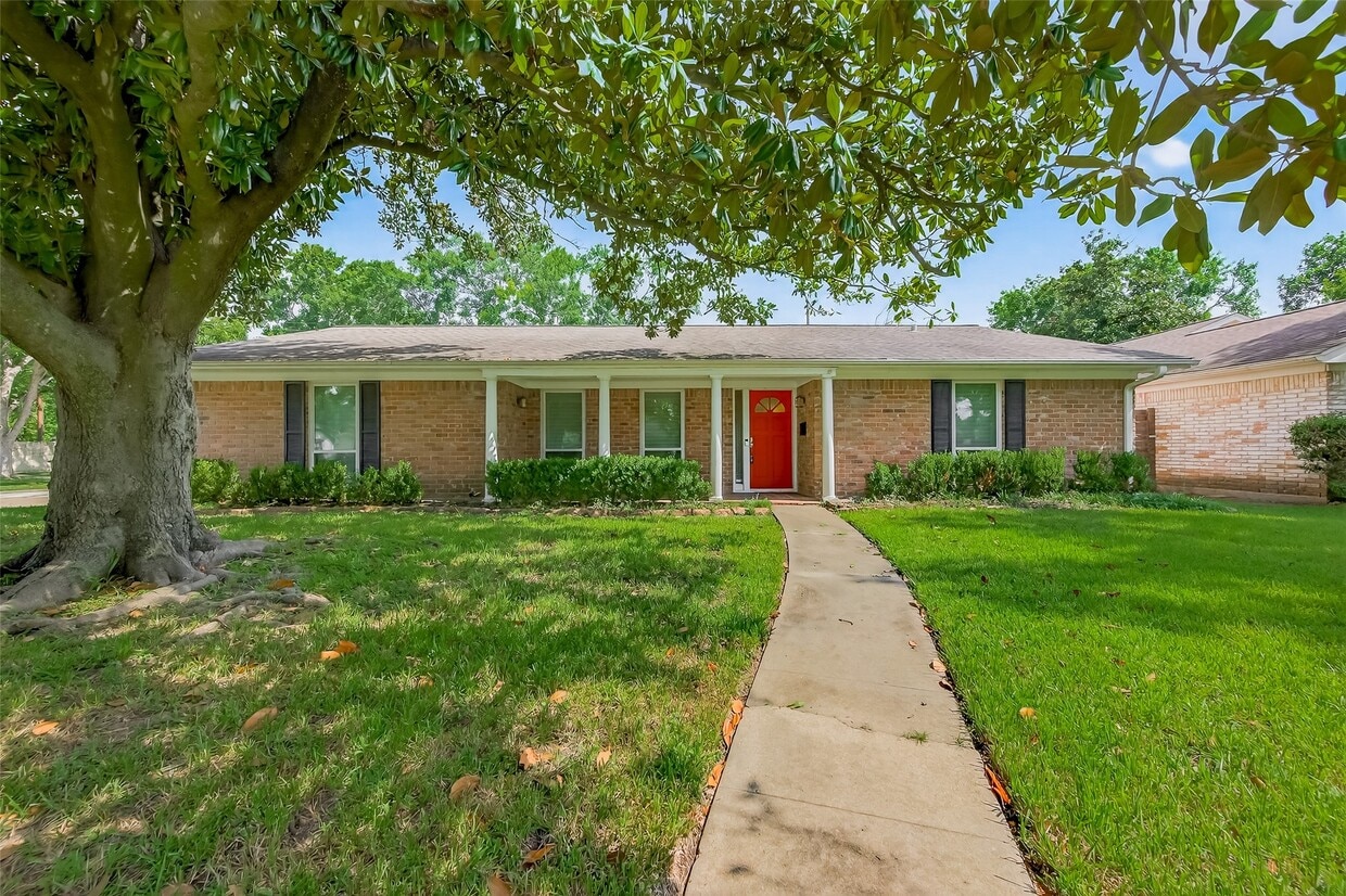 Foto principal - 9422 Meadowbriar Ln