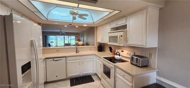 Foto del edificio - 5288 Fox Hollow Dr