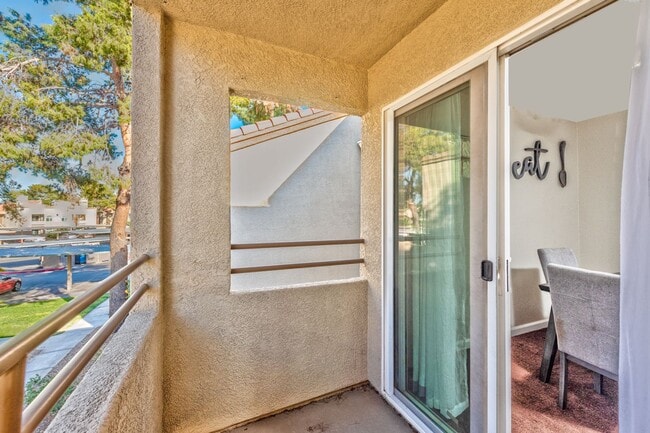 Building Photo - 3145 E Flamingo Rd