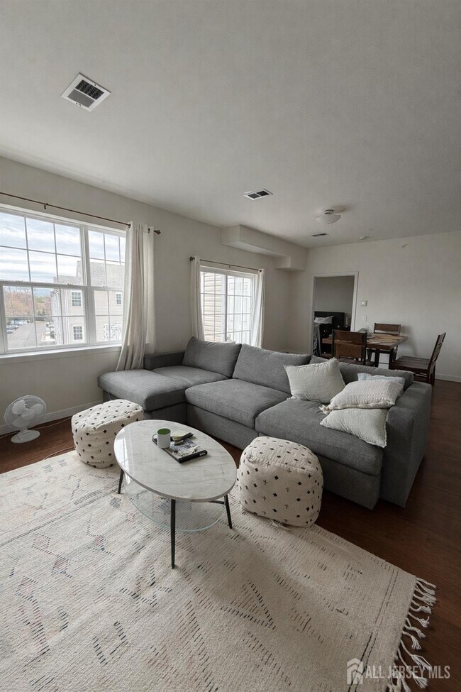 Foto del edificio - 445 Tower Blvd