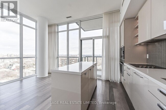 Building Photo - 32 Davenport Rd