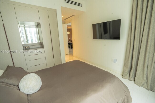 Foto del edificio - 300 Biscayne Blvd