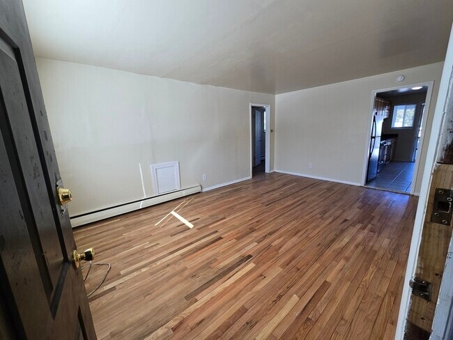 Building Photo - 3210 Ellwood Ave