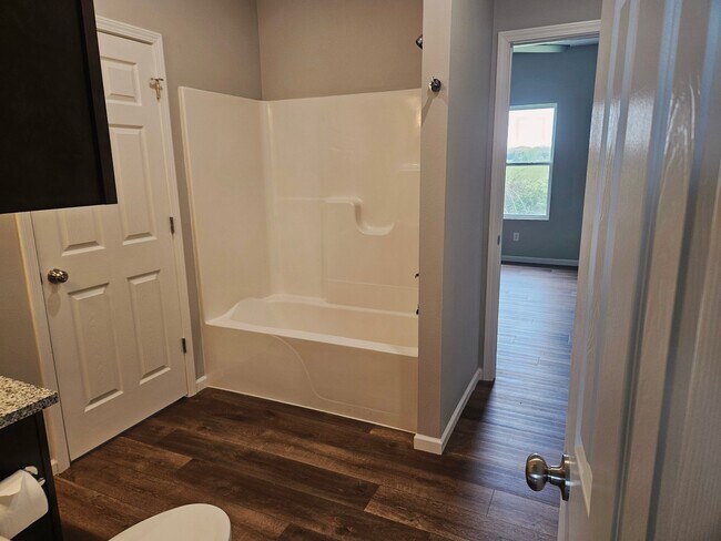 Foto del edificio - 928 Dishman Cir