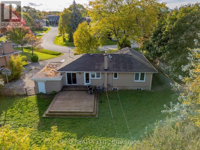 Photo du bâtiment - 1333 Sheldon Ave