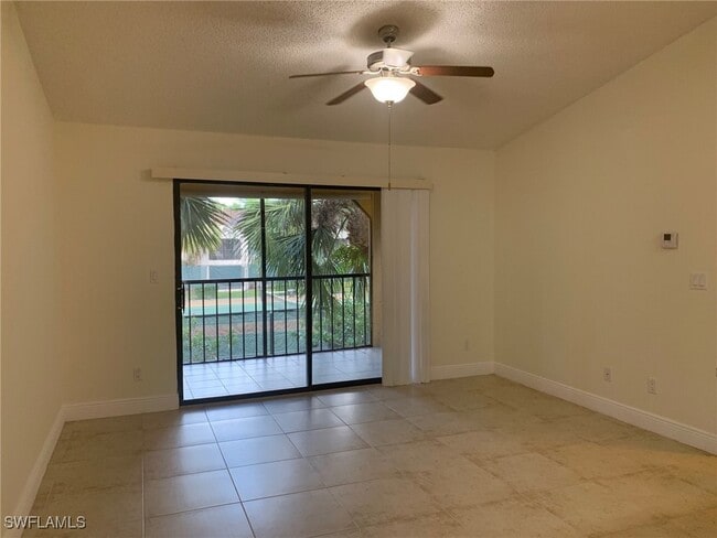 Foto del edificio - 2226 Arbour Walk Cir
