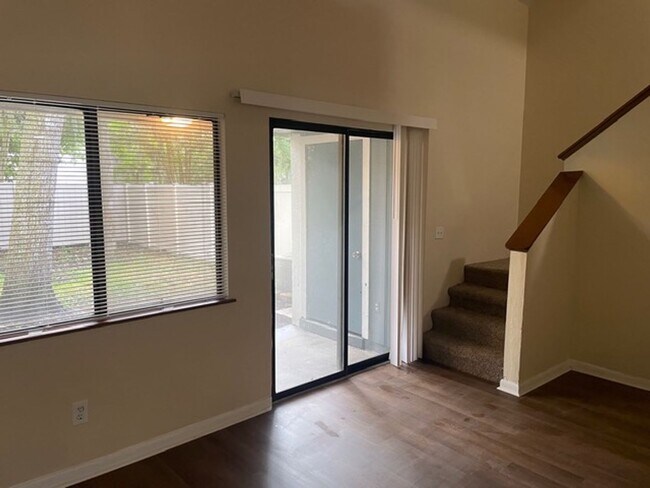 Foto del edificio - Move-in Ready Two Bedroom Two Bath Townhom...